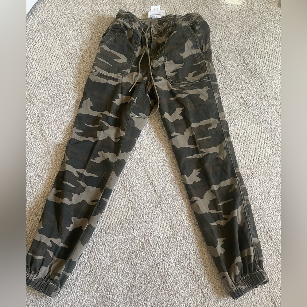 AE Camo Drawstring Jogger Pants - Olive & Black